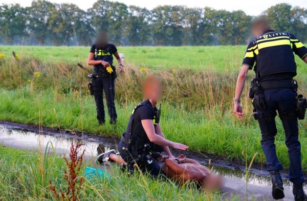 2024-07-20_Meesters_Muilti_Media_Foto`s_Ongeval_Nieuwkuijkseweg_Helvoirt_Politie_Trekt_Wapens1