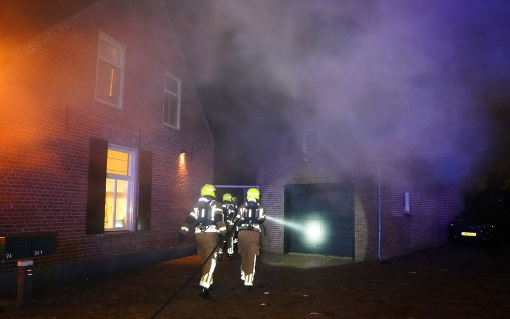 schuurbrand in Esch Bart M 2 jan26 (2)